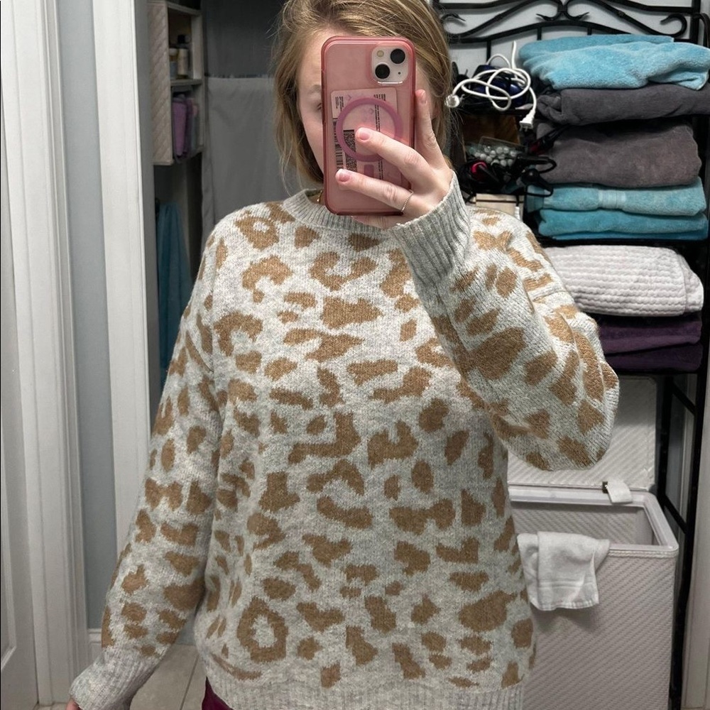 Vestique Sweater